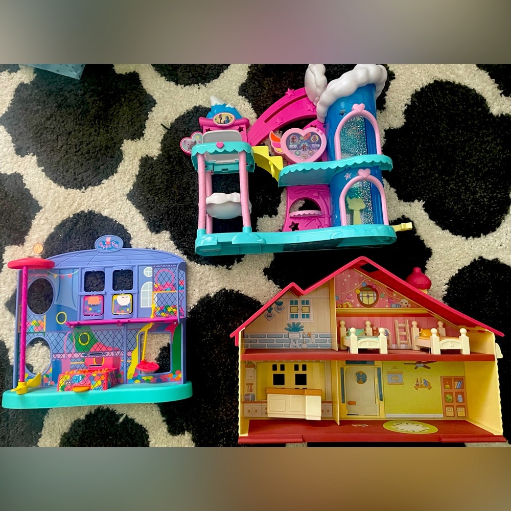 Three Play Doll Houses Peppa / Bluey / Disney / Kids Toys